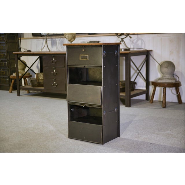 Industrial 4-Door Filing Cabinet from Ronéo, 1950s For Sale - Image 3 of 7