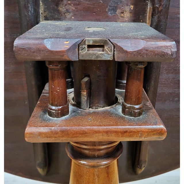 English 19th C Mahogany Queen Anne Pad Foot Birdcage Round Tilt-Top Table For Sale - Image 12 of 16