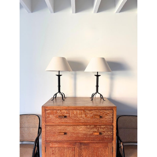 Chest of Drawers in Limed Oak from Heals of London, Britain, 1930s For Sale - Image 12 of 12