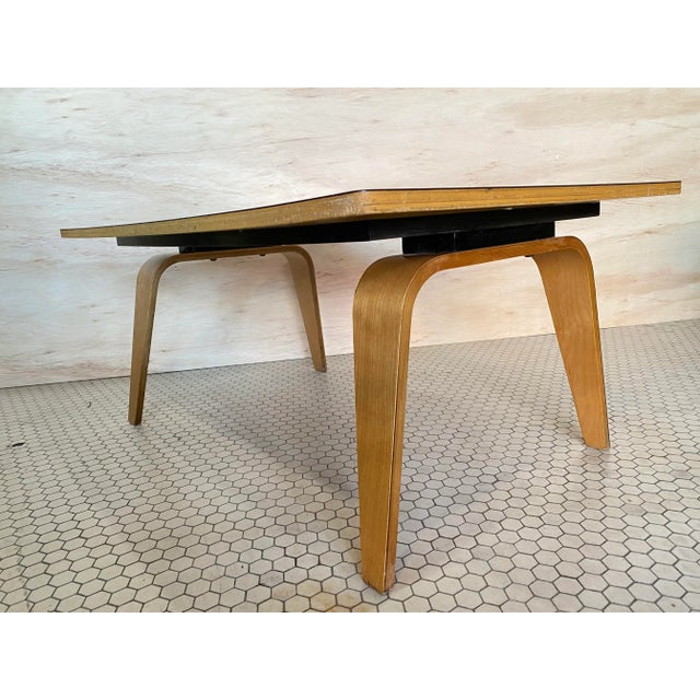 Mid-Century Modern Early Charles Ray Eames Otw 1940s Coffee Table Orig Gloss Black Formica Top For Sale - Image 3 of 12