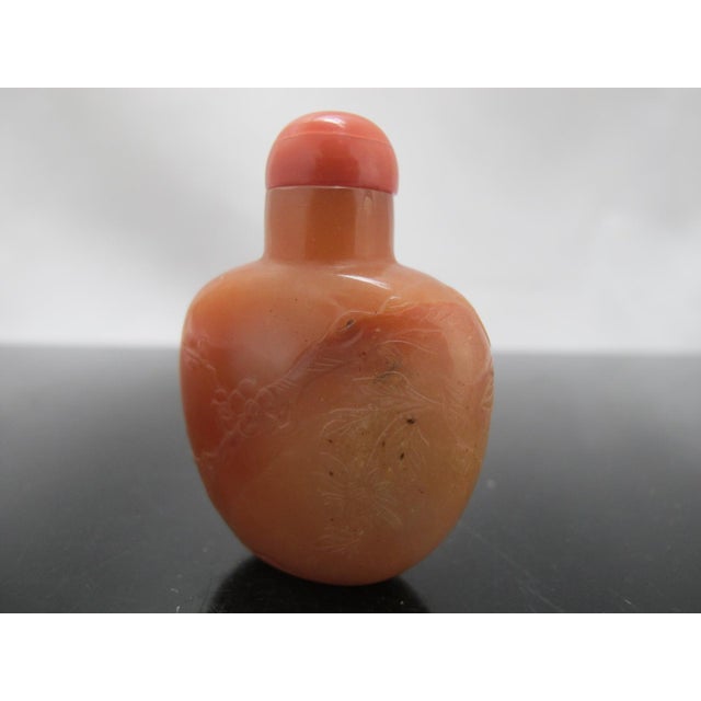 Chinese Qing Dynasty Carved Flowers & Branches Chalcedony Agate Snuff Bottle For Sale - Image 4 of 11