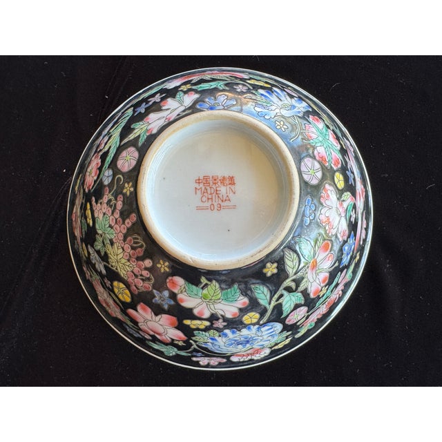 1960s Large Famille Noire Style Chinese Porcelain Bowls, Black Ground Floral - Set of 4 For Sale - Image 11 of 16