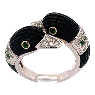 1980s Van Cleef & Arpels Carved Onyx Double Swan Ring Size 6.5 For Sale