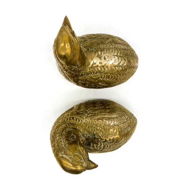 Vintage Brass Quail Bird Figurines – Pair – Hollywood Regency / English Country For Sale In Houston - Image 6 of 12