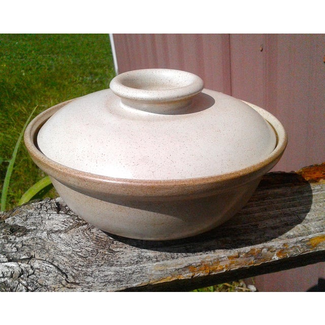 Mid 20th Century Mid 20th Century Heath Sausalito Ceramic Pottery Covered Casserole Dish Cream With Tan Rings For Sale - Image 5 of 12