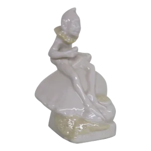 Belleek Ireland Porcelain Ivory Yellow Luster Leprechaun Figurine