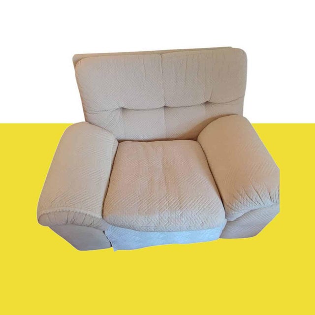 In excellent / perfect condition - removable cushion Height: 80 Width: 110 Depth: 95 Seat height: 43 This piece is...