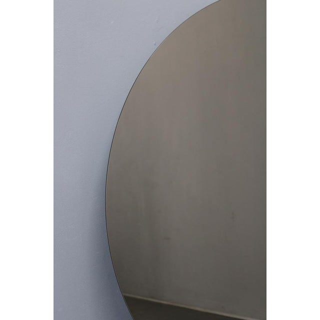 1980s Large Italian Smoke-Tinted Round Mirror with White Geometric Segment, 1980s For Sale - Image 5 of 9