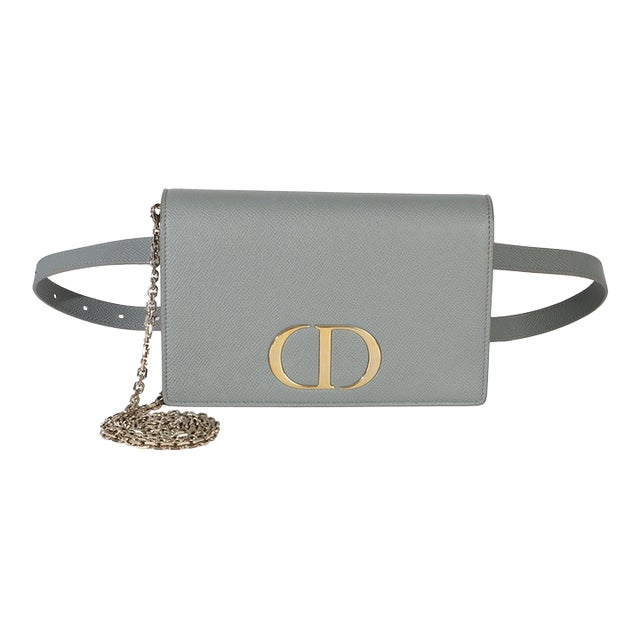 Blue Grained Calfskin 30 Montaigne 2-in-1 Pouch For Sale