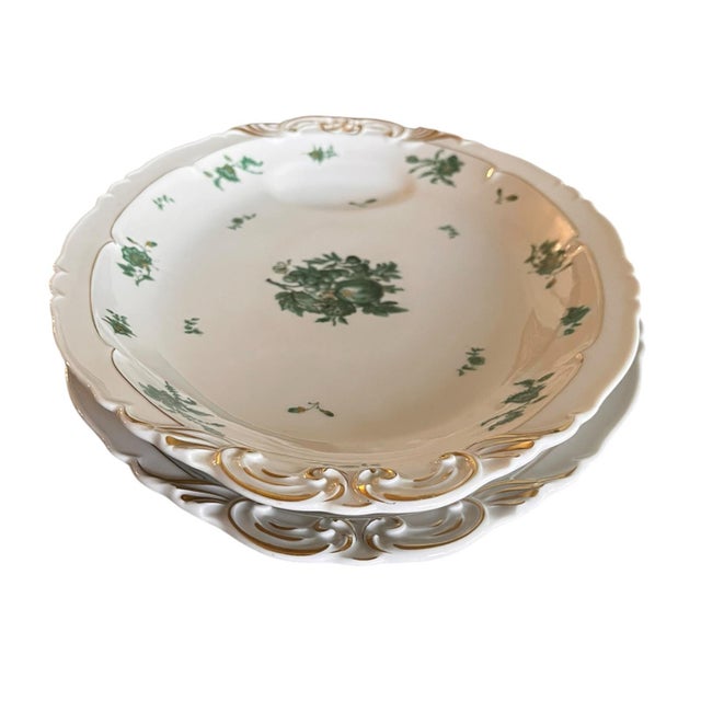 This is a beautiful set of 2 vintage medium-sized serving platters by the brand Haviland. They are in excellent condition....