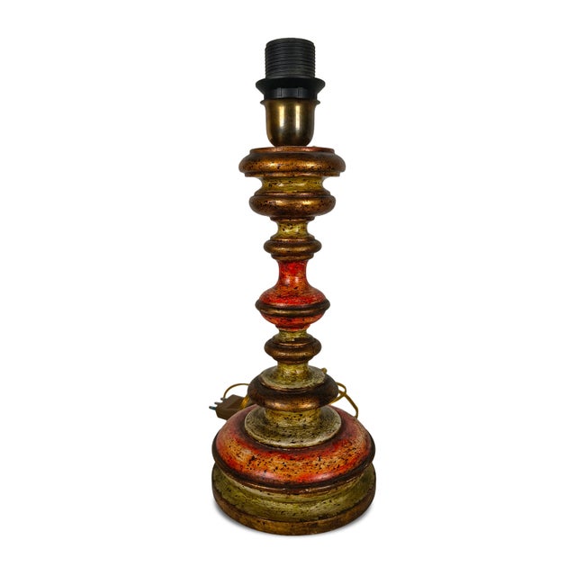 Mid-20th Century Italian Polychrome and Gilt Wood Table Lamp with Pleated Lampshade For Sale - Image 4 of 7