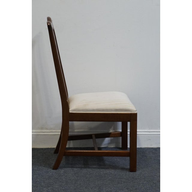Wood Universal Furniture Traditional Chippendale Style Dining Side Chair For Sale - Image 7 of 11