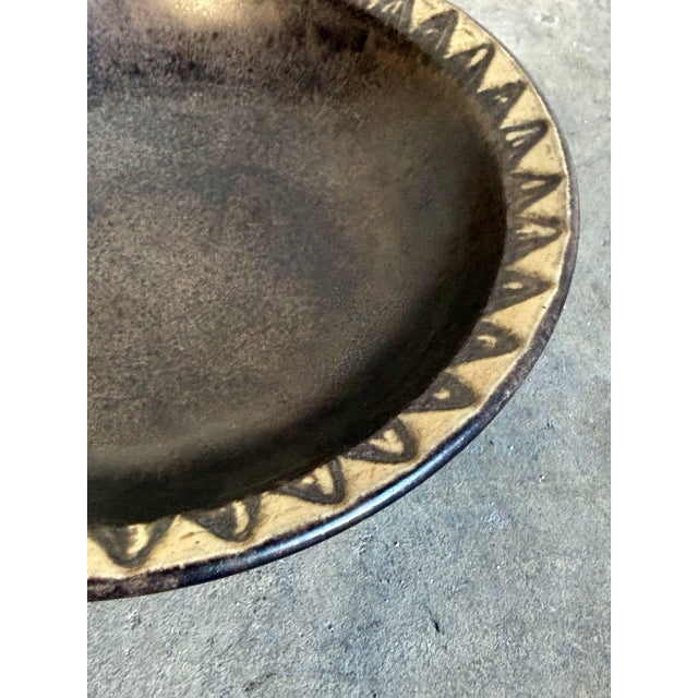 1960s Plate Bowl With White Rim and Carved Pattern Denmark Mid-Century Modern 1960s For Sale - Image 5 of 10