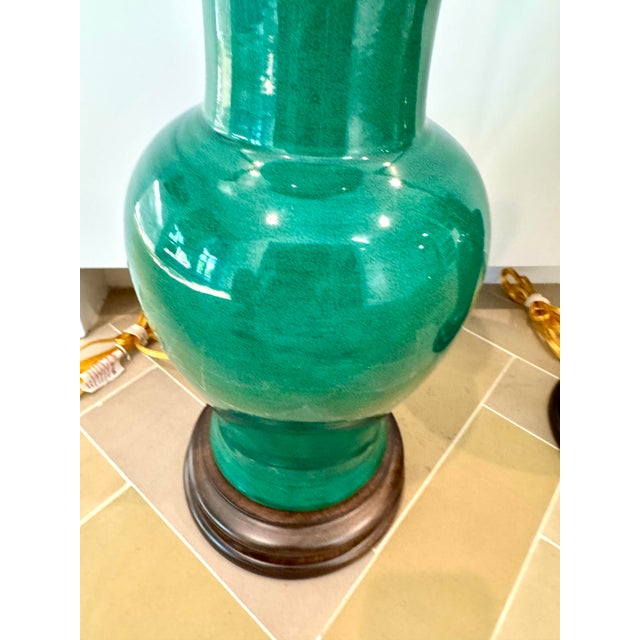 Frederick Cooper Beautiful Pair of Frederick Cooper Emerald Green Crystalline Glazed Ceramic Table Lamps For Sale - Image 4 of 7