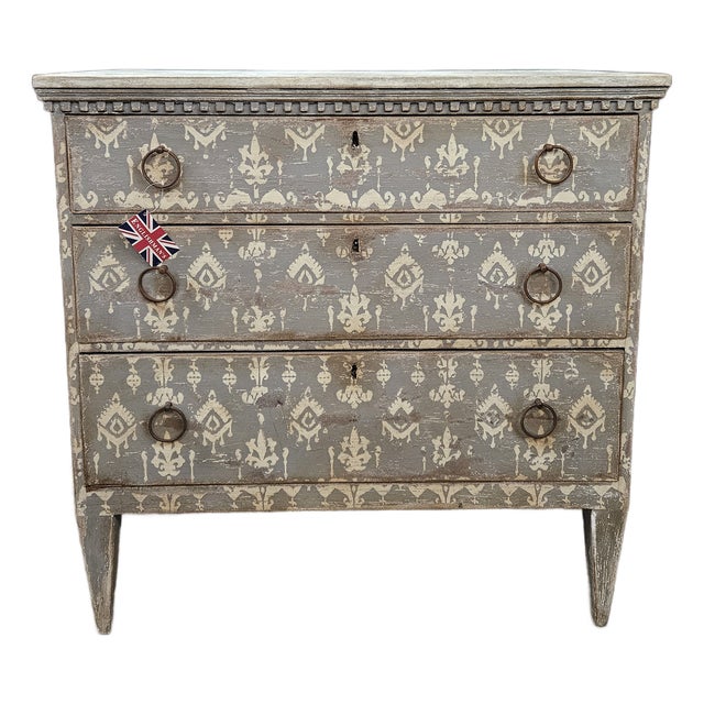 Late 19th Cenutry Grey & White 3 Drawer Italian Style Commode With Dental Molding Accent For Sale