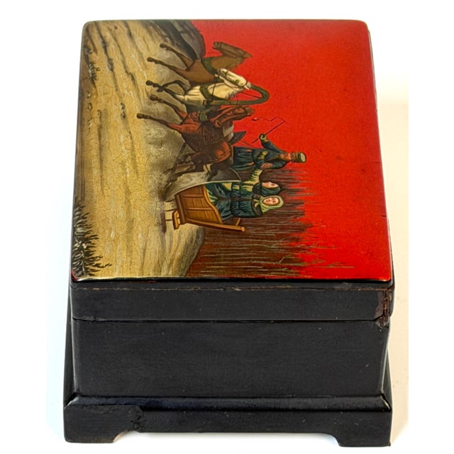 Paint Imperial Russian Lacquered Papier-Mâché Troika Box, Lukutin Factory, 1880-1910 For Sale - Image 7 of 18