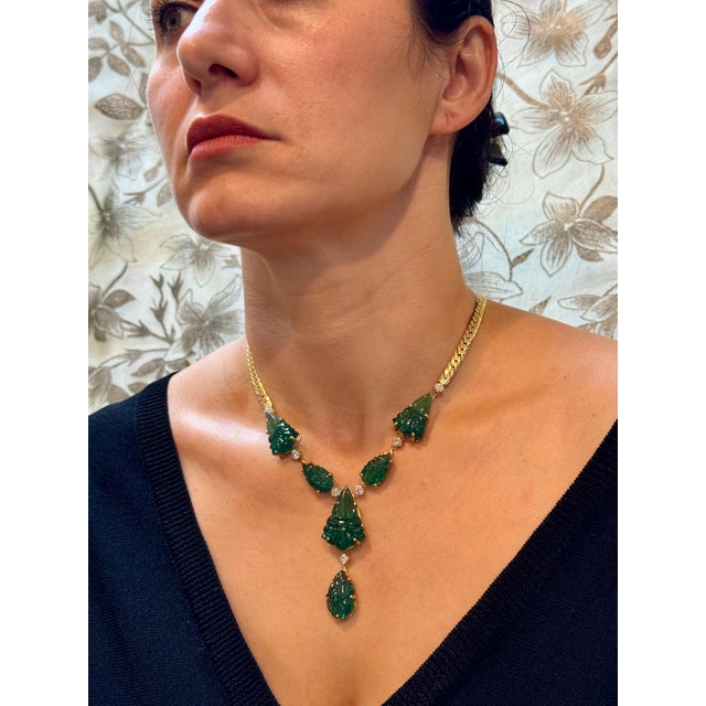 115 Ct Natural Carved Drop Emerald & 4 Ct Diamond Necklace 18 Kt Gold Necklace For Sale - Image 12 of 18