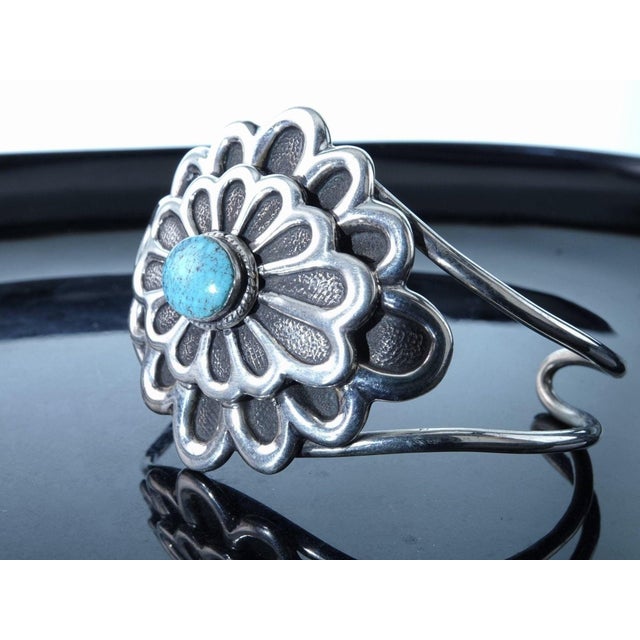 Contemporary 6.75" Vintage Navajo Sterling Kingman Turquoise Cuff Bracelet For Sale - Image 3 of 6