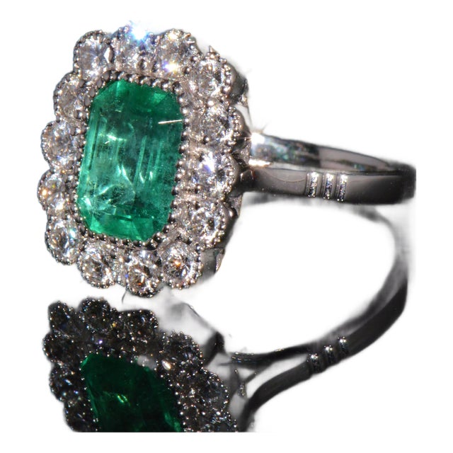 Gia Certified Natural 3.10Cts vs F Diamond Emerald 18k Solid Gold Milgrain Bezel Halo Ring, Size 6.5 For Sale