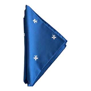French Blue Fleur-De-Lis Embroidered Dinner Napkins - Set of 8 For Sale