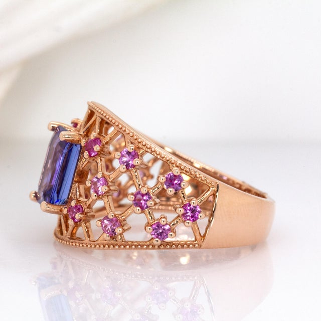 1.4ct Statement Tanzanite Ring w Pink Sapphire Accents in Solid 14K Yellow Gold For Sale - Image 4 of 7