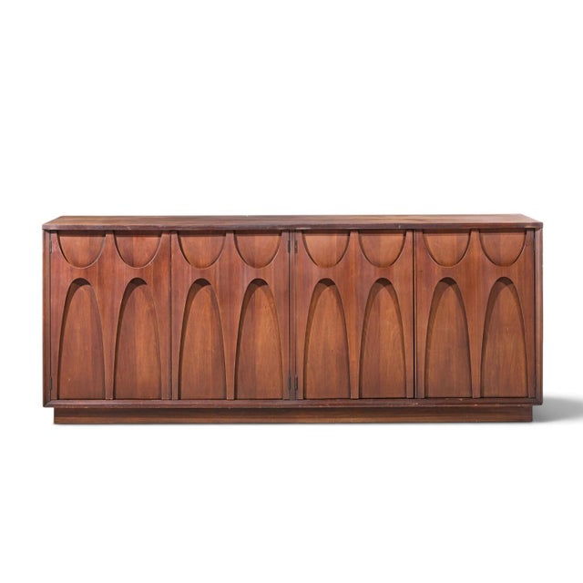 Broyhill Brasilia Mid Century Walnut Credenza This credenza measures: 72 wide x 19 deep x 29 inches high Good Vintage...