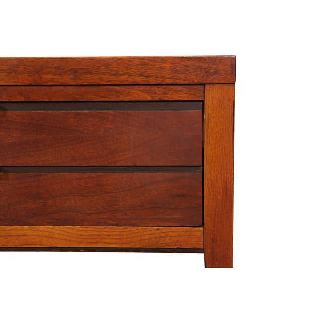 Pair of Lane Tuxedo Walnut and Rosewood Inlaid Bowtie End Tables, Circa 1960s For Sale - Image 11 of 18