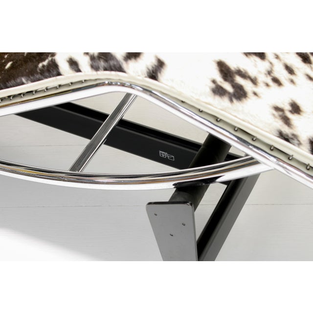 Black LC4 Chaise Longue by Charlotte Perriand & Le Corbusier for Cassina, 1970s For Sale - Image 8 of 10