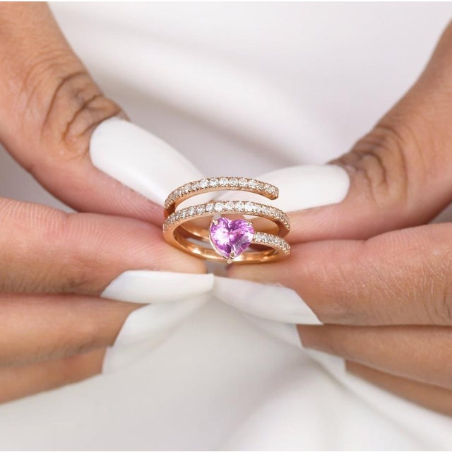 Natural 1.38 cts pink sapphire heart & 0.59 cts diamond ring in 18k gold For Sale - Image 9 of 18