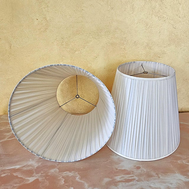 Pair of Vintage White Ceramic Urn Form Table Lamps With Gold Bases and Pleated Shades For Sale - Image 15 of 18