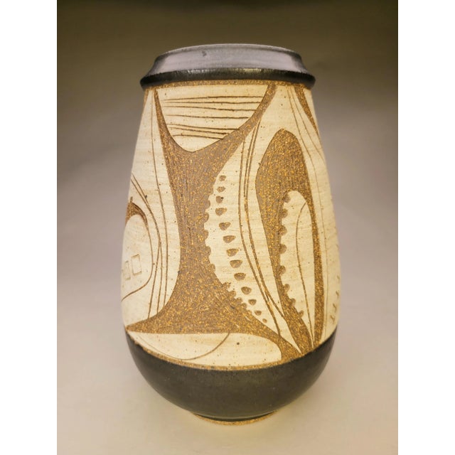 Large almost 10" tall pottery vase by well-known California ceramic artist Joel Edwards. Joel Edwards was Peter Voulkos'...