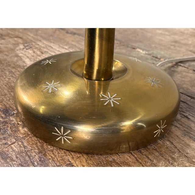 Mid Century Modern Stiffel Brass Table Lamp With Fiberglass String Shade Starburst Base For Sale - Image 10 of 11