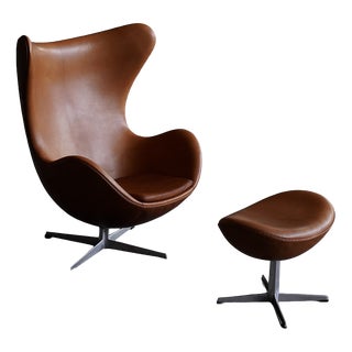 Set of Early Egg Chair and Ottoman by Arne Jacobsen for Fritz Hansen, Denmark, 1960s For Sale