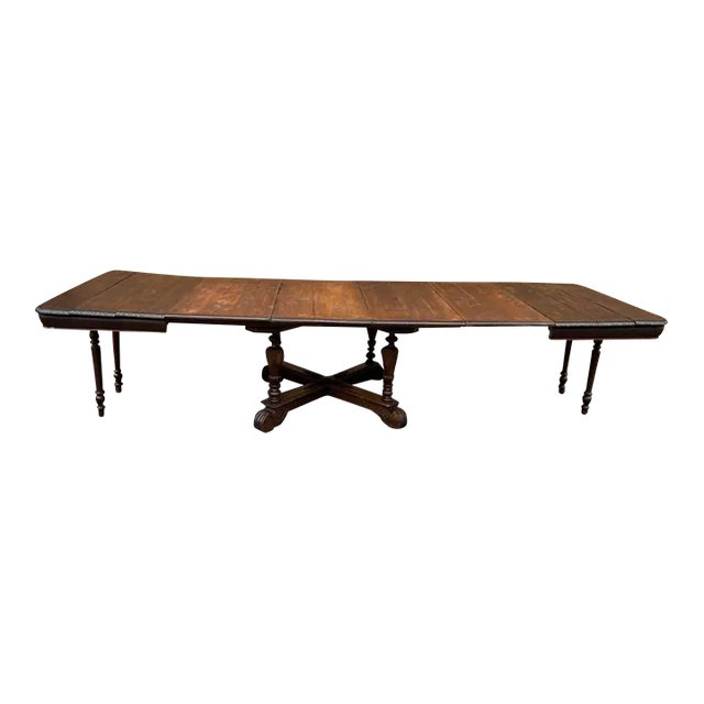 Antique Large Solid Oak Dining Table With 4 Leaves. 19th Century. For Sale