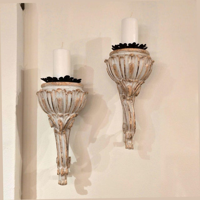 French 1950s Pair of Neoclassical Wooden Candle Holders - Sconces For Sale - Image 3 of 10