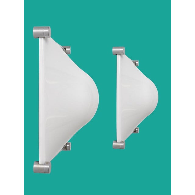 Metal Bolla Lamps in White Acrylic Glass by Elio Martinelli for Martinelli Luce, Italy, 1960s, Set of 2 For Sale - Image 7 of 14