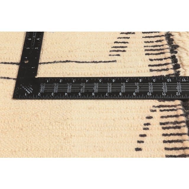 Textile Vintage Azilal Moroccan Rug, 06'03 X 08'07 For Sale - Image 7 of 10