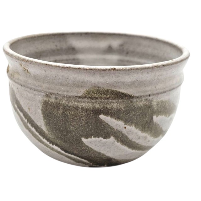 Late 20th Century Japanese Mingier Style Studio Pottery Bowl White Glaze With Iron Brushwork 5.375” For Sale - Image 5 of 8