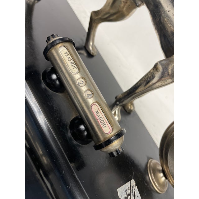 Elegant Pen Holder with Clock and Calendar, decorated with a metal Dog statue. Excellent furnishing object.