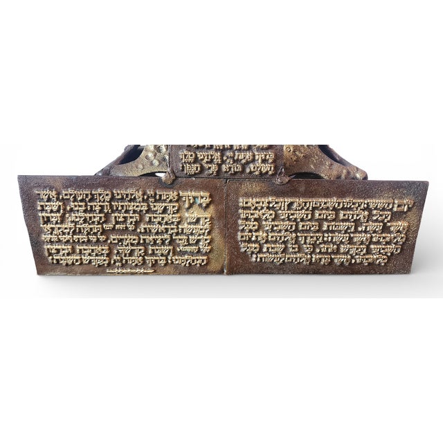 1970s Rare Pair Bronze Sculptured Brutalist Judaica Ceremonial Candlesticks ~ Chaim Hendin (b.1920) For Sale - Image 5 of 16