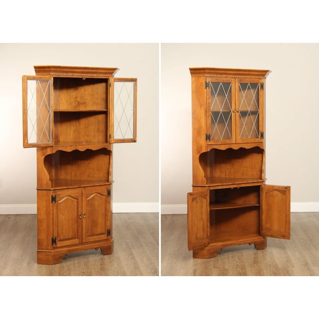 American Ethan Allen Heirloom Maple Corner Cabinet For Sale - Image 3 of 12