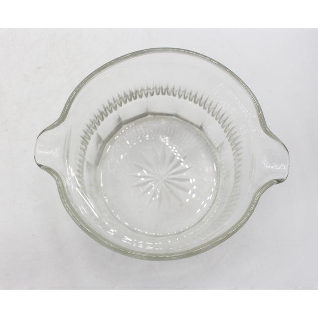 Circa 1790-1810 George III Period Ango-Irish Pair of Glass Wine Rinsers For Sale In Raleigh - Image 6 of 7