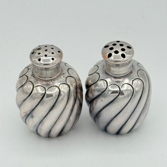 Art Deco Art Deco Wilcox Silverplate Co. Swirl Salt & Pepper Shakers, Model 4226 For Sale - Image 3 of 3