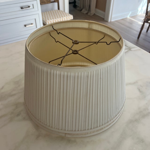 Vintage Italian Borgese White Neoclassical Style Plaster Lamps - A Pair For Sale - Image 11 of 11