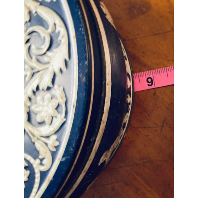 Antique English Round Tole Biscuit Tin in the Style of Josiah Wedgwood For Sale - Image 11 of 12