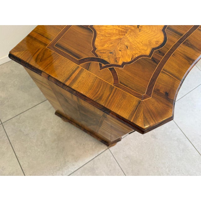 Baroque Chest of Drawers in Walnut Veneer For Sale - Image 14 of 18
