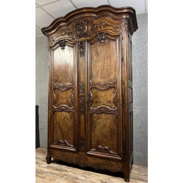 Louis XV Lyonnaise Wardrobe in Walnut For Sale - Image 5 of 10