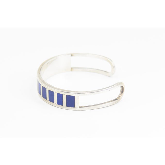 Late 20th Century Geometric Sterling Silver and Lapis Lazuli Inlay Cuff Bracelet For Sale - Image 4 of 9