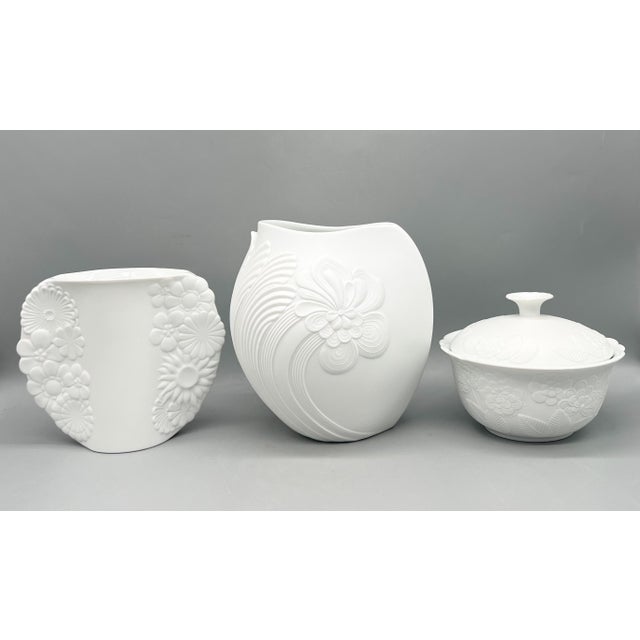 Contemporary Set of 3 Vintage M. Frey Kaiser West Germany White Bisque Porcelain Floral Vessels – Mid to Late 20th Century – Romantic / European Traditional For Sale - Image 3 of 16
