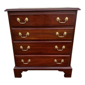 Late 20th Century Henkel Harris Virginia Gallery Solid Mahogany 4 Drawers Bachelor’s Chest
